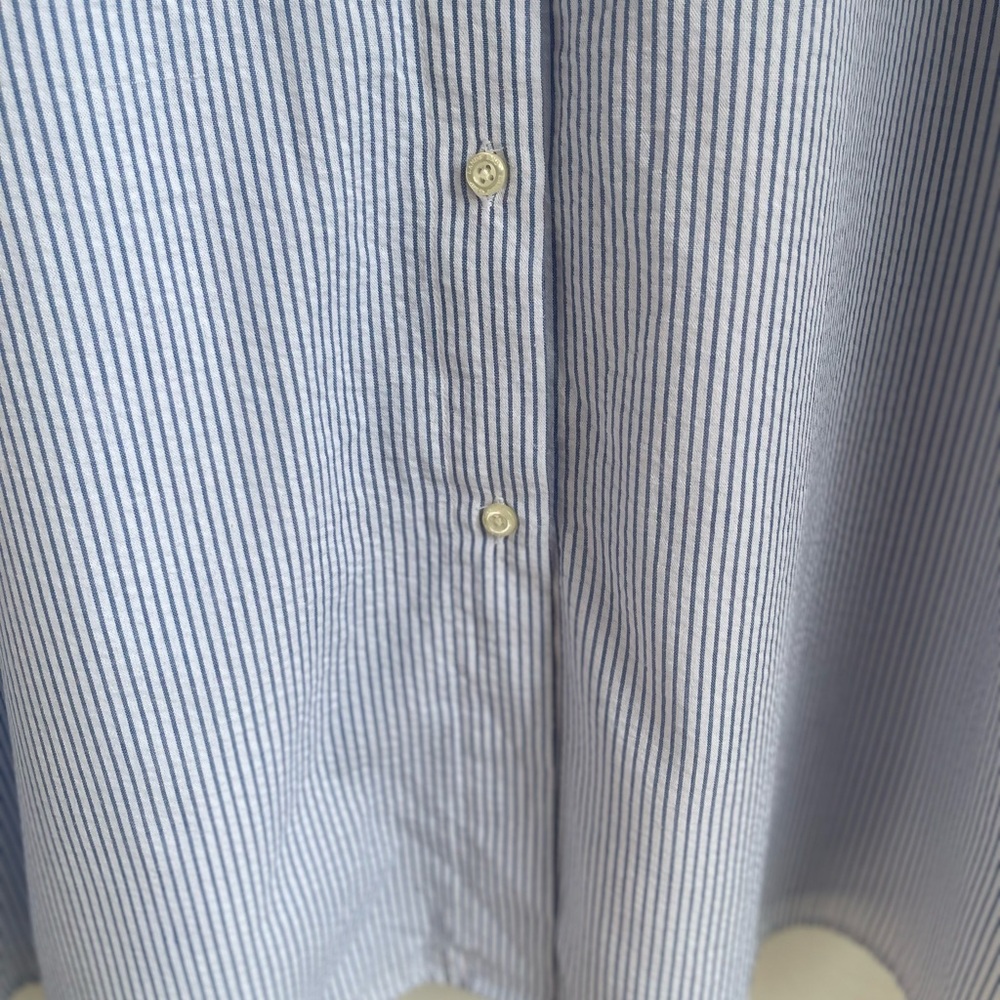 Lands' End Women’s Light‎ Blue Pinstripe Casual Button-Down Shirt - Picture 6 of 12